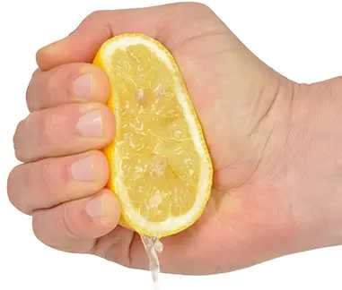 citron pressé à la main