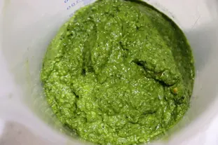 Pesto aux pistaches et épinards : Photo de l'étape 4