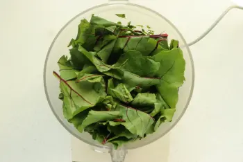 Pesto de feuilles de betteraves