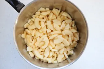 Compote de pommes à la verveine : Étape 1