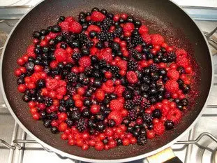 Poêlée de petits fruits au sabayon gratiné : Photo de l'étape 3