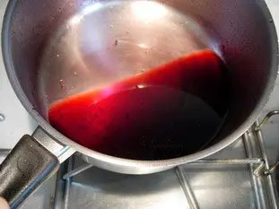 Poires au cassis et vin rouge : Photo de l'étape 7
