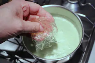 Panna cotta pistache-vanille : etape 25