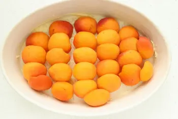 Clafoutis aux abricots et crème d'amandes