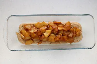 Gâteau aux noix et pommes caramélisées : Photo de l'étape 10