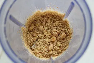 Gâteau aux noix et pommes caramélisées : etape 25