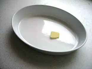 Comment beurrer facilement un plat ou un moule