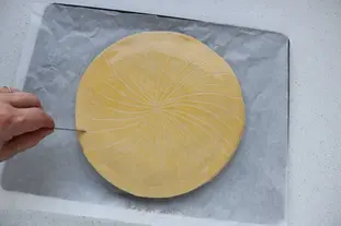 Galette des rois à la crème d'amandes : Photo de l'étape 9