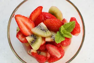 Salade fraises et kiwi : Photo de l'étape 4