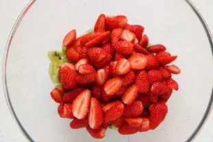 Salade fraises et kiwi : Photo de l'étape 2