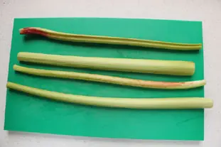 Tarte bretonne pommes-rhubarbe : Photo de l'étape 1