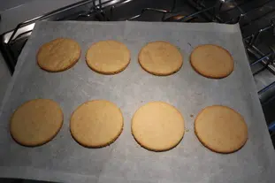 Tartelettes sablées au cassis et pêches de vigne : Photo de l'étape 6