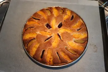 Tarte de fin d'été, prunes et abricots : etape 25