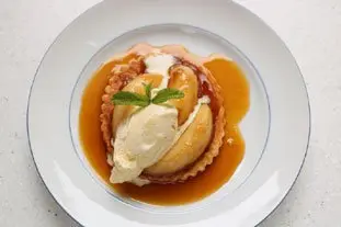 Tartelettes fines aux pêches caramélisées