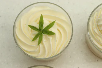 Poires rôties et mousse mascarpone à la verveine : Étape 10