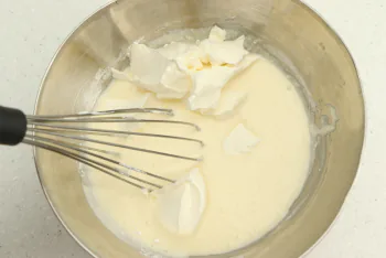 Poires rôties et mousse mascarpone à la verveine : Étape 7