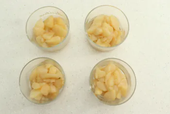 Poires rôties et mousse mascarpone à la verveine : Étape 9