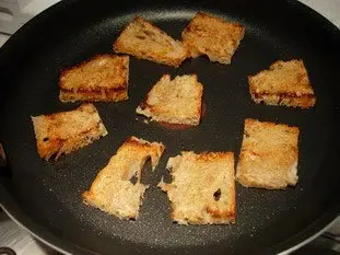 Oeufs brouillés, pain toasté et épinards frais : Photo de l'étape 3