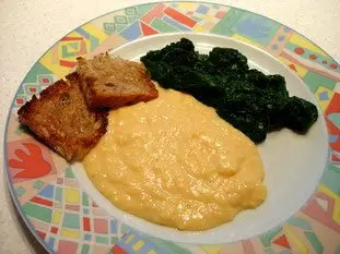 Oeufs brouillés, pain toasté et épinards frais : Photo de l'étape 5