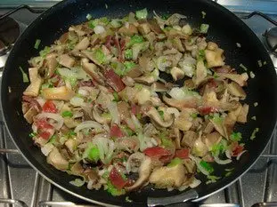 Poêlée de champignons, oignons nouveaux et jambon cru : Photo de l'étape 12
