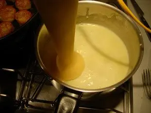 Saucisse et pommes Duchesse, fondue de Mont-D'or : Photo de l'étape 11