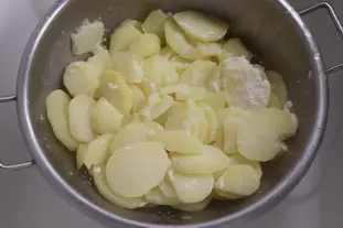 Gratin de pommes de terre charcutier : Photo de l'étape 3