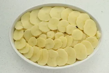 Gratin de pommes de terre aux morilles et vin jaune