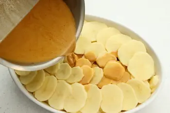 Gratin de pommes de terre aux morilles et vin jaune