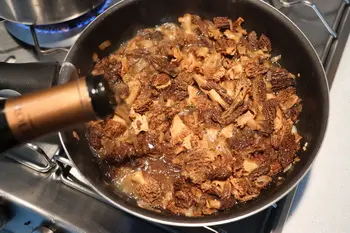 Gratin de pommes de terre aux morilles et vin jaune