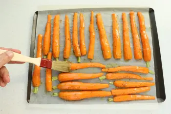 Tendres carottes rôties et mayonnaise à l'avocat
