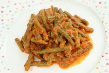 Haricots verts à la tomate et au cheddar