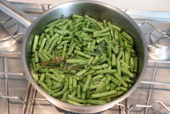 Haricots verts à la tomate et au cheddar