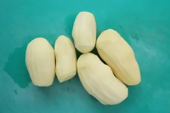 Scarpaccia pommes de terre et oignon : Étape 1