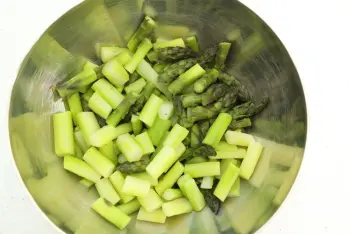 Asperges vertes rôties au citron et parmesan : Étape 5