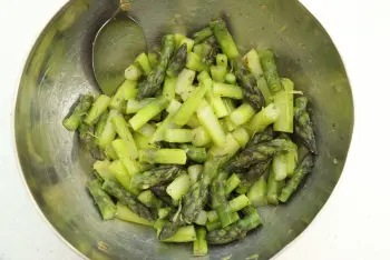 Asperges vertes rôties au citron et parmesan : Étape 6