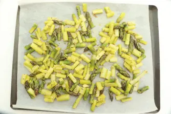 Asperges vertes rôties au citron et parmesan : Étape 7