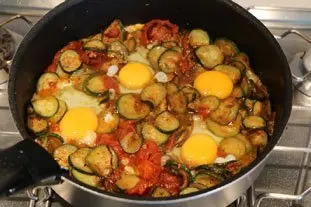 Oeufs tomates-courgettes