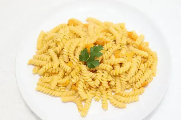 Pâtes aux tomates cerises et aux herbes