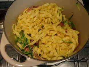 Tagliatelles et spaghetti de courgettes façon carbonara : Photo de l'étape 11