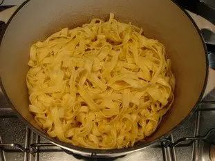 Tagliatelles et spaghetti de courgettes façon carbonara : Photo de l'étape 9