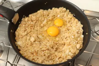 Riz sauté au poulet et oignon nouveau : Étape 8
