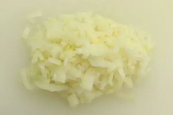 Riz sauté au poulet et oignon nouveau