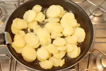 Quiche sans pâte aux épinards et pommes de terre