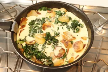 Quiche sans pâte aux épinards et pommes de terre