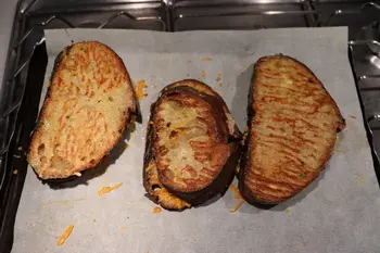 Croque-monsieur moelleux aux 3 fromages : Photo de l'étape 8