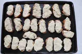 Mini toasts fromage et moutarde