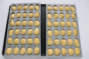 Petites madeleines salées aux 2 fromages : Photo de l'étape 4
