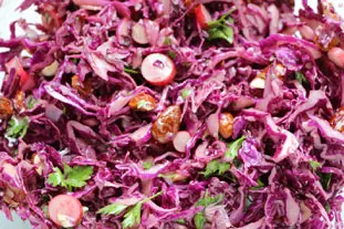 Salade de chou rouge aux amandes torréfiées : Photo de l'étape 6