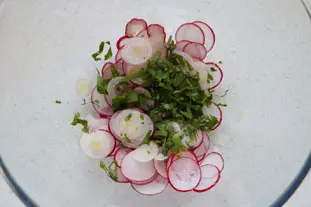Salade croquante radis et carottes : Photo de l'étape 2