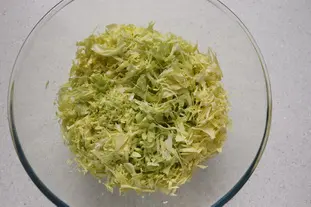 Salade citronnée de choux et pommes de terre : Photo de l'étape 2